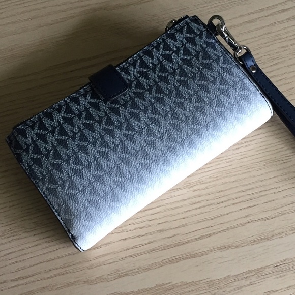 Michael Kors Navy Double Zip Phone Wallet Wristlet - Picture 2 of 10
